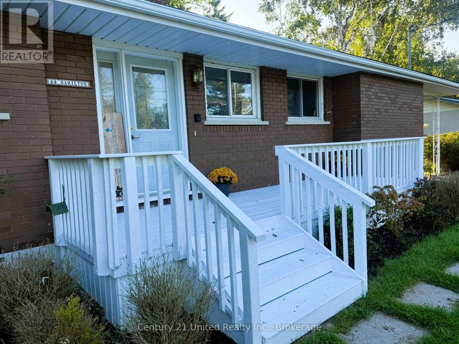 44 Hamilton Avenue Property Photo 3