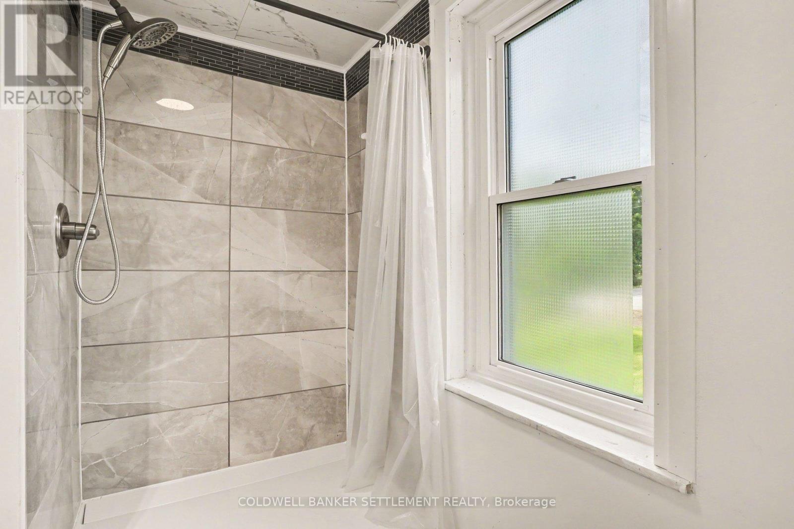 2349 Harlem Road Property Photo 13