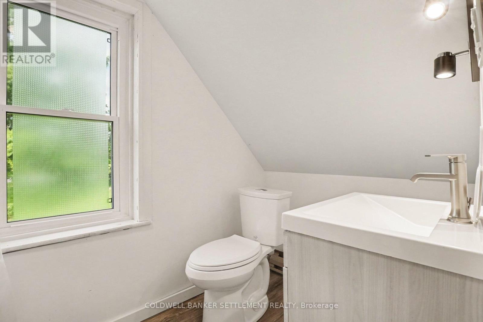 2349 Harlem Road Property Photo 14