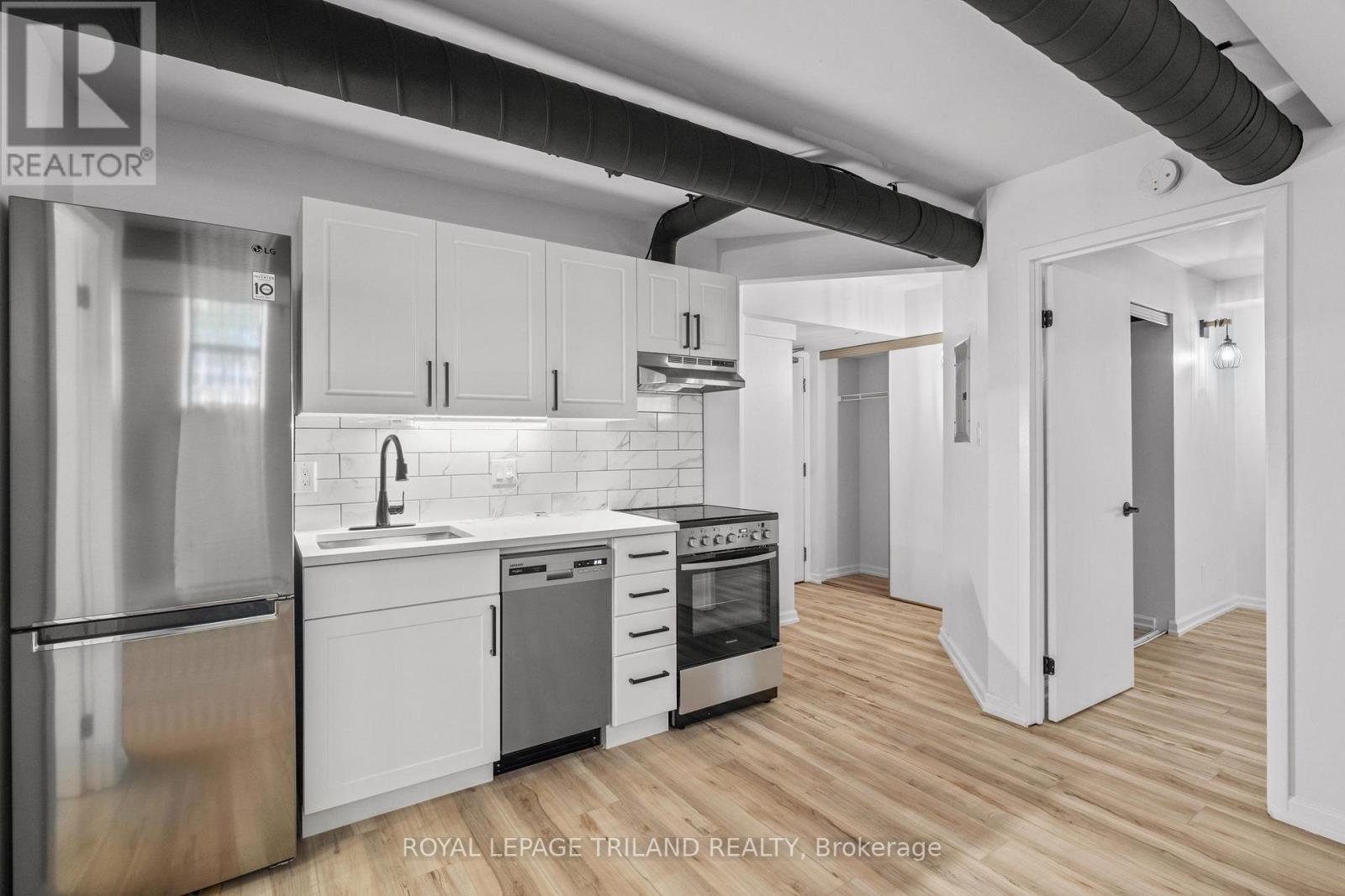 B3 - 330 CLARENCE STREET Property Photo 1