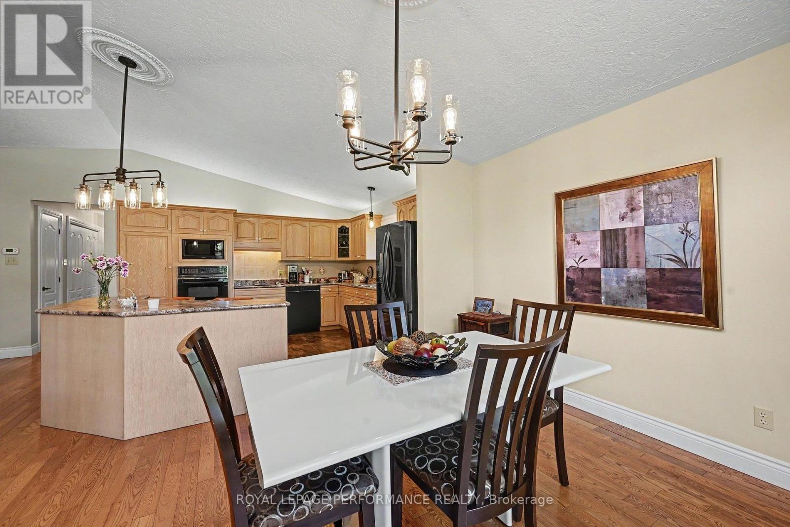 1401 Holy Cross Boulevard Property Photo 10
