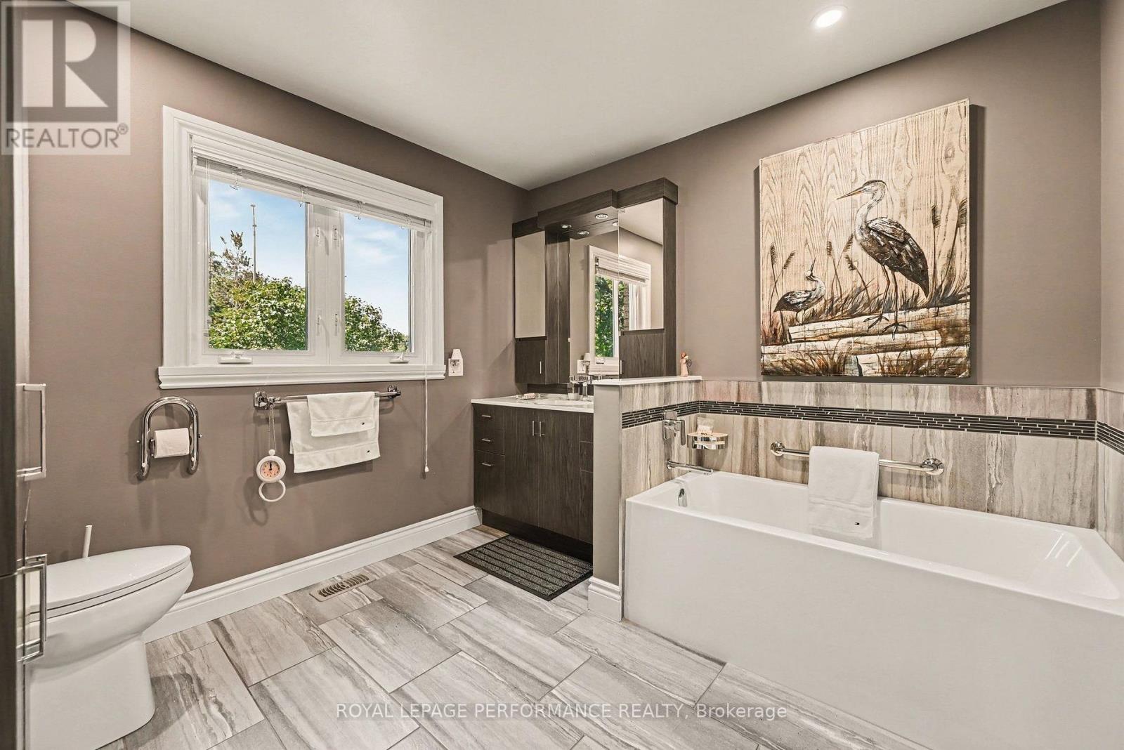 1401 Holy Cross Boulevard Property Photo 21