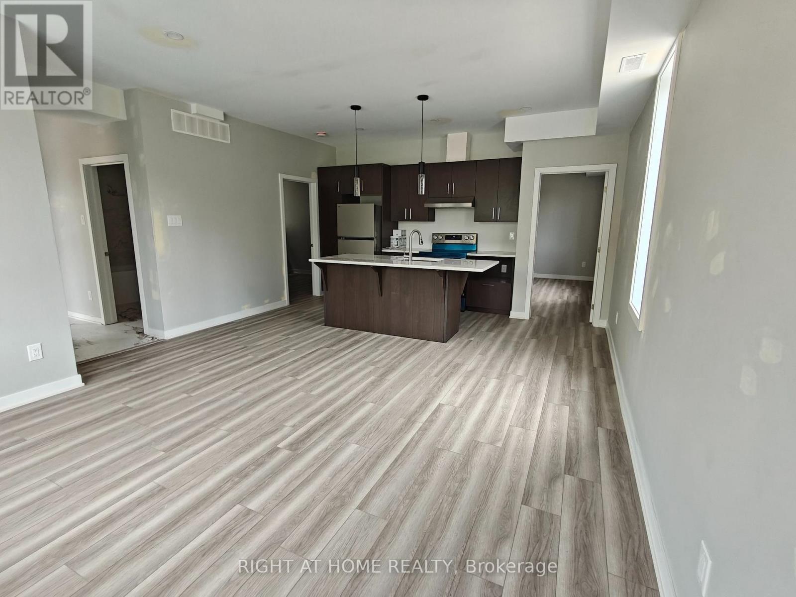 A - 1332 Thames Street Property Photo 4