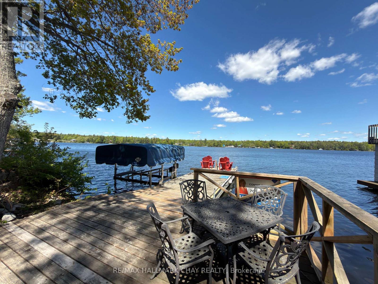 137 Pickerel Point Road Property Photo 1