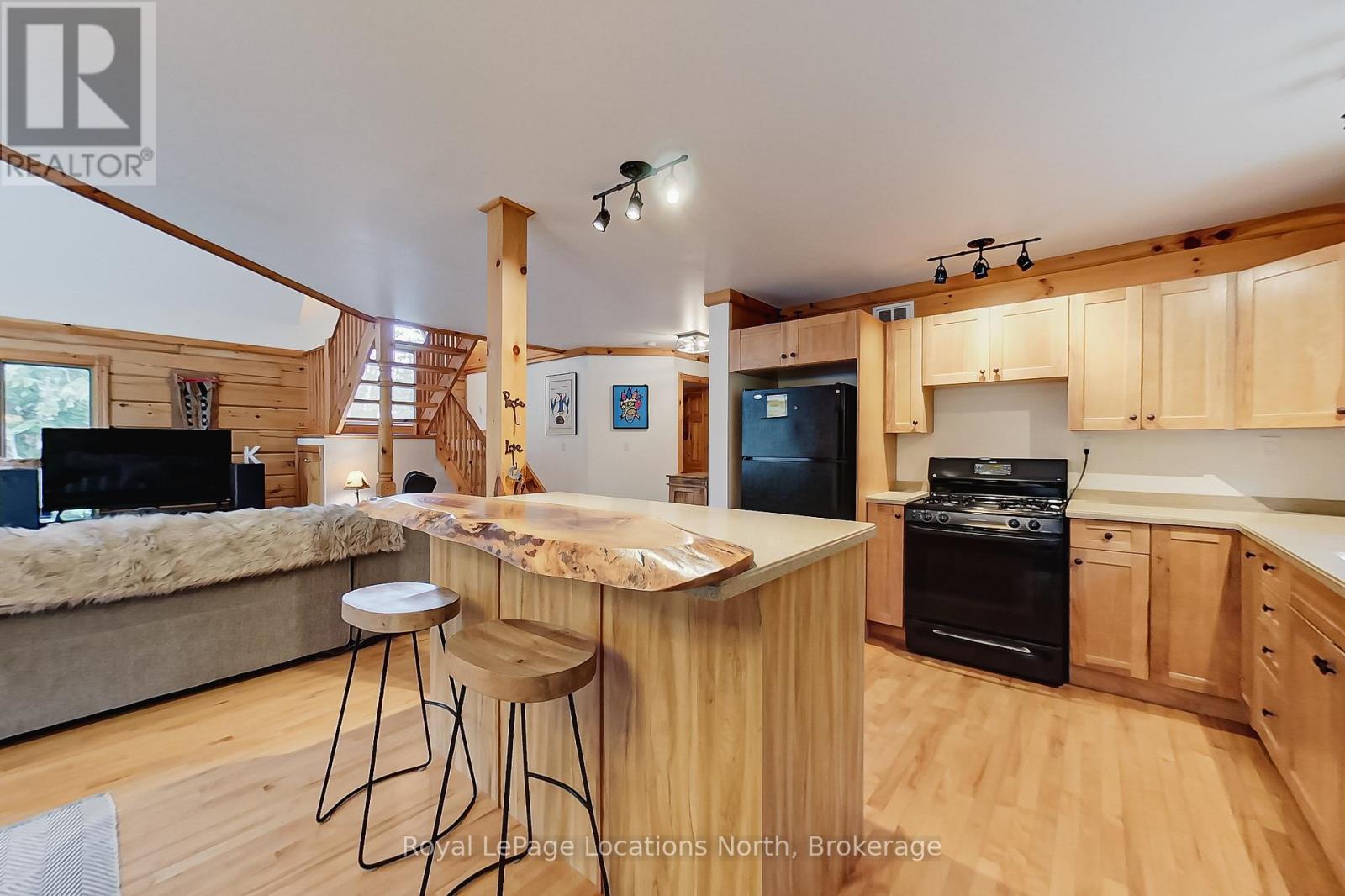 208554 26 Highway Property Photo 18