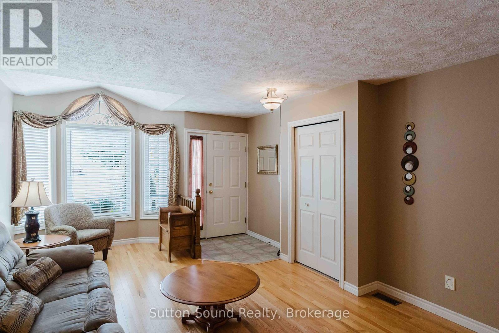 907 9th A Avenue E Property Photo 2
