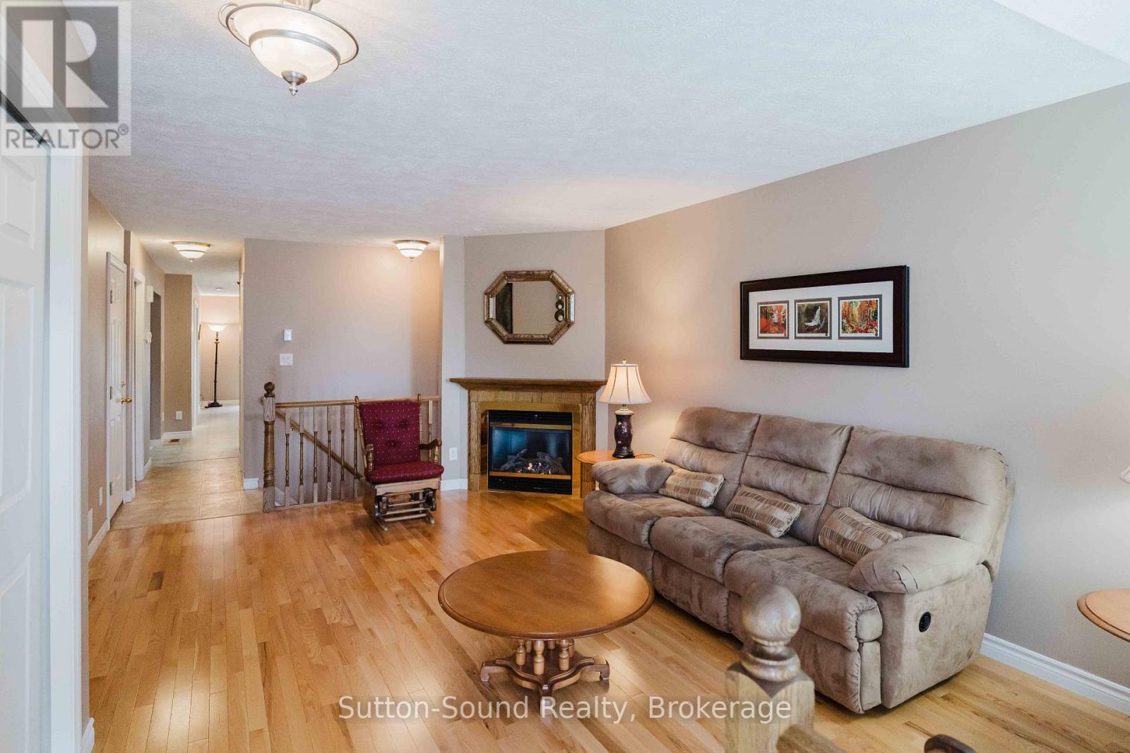 907 9th A Avenue E Property Photo 3