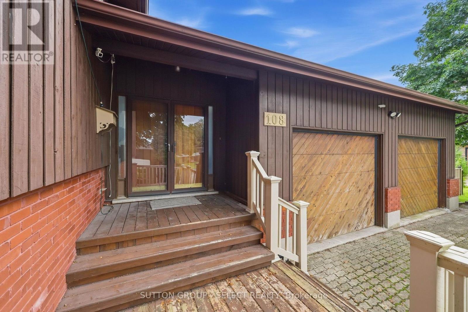 108 Victoria Drive Property Photo 3