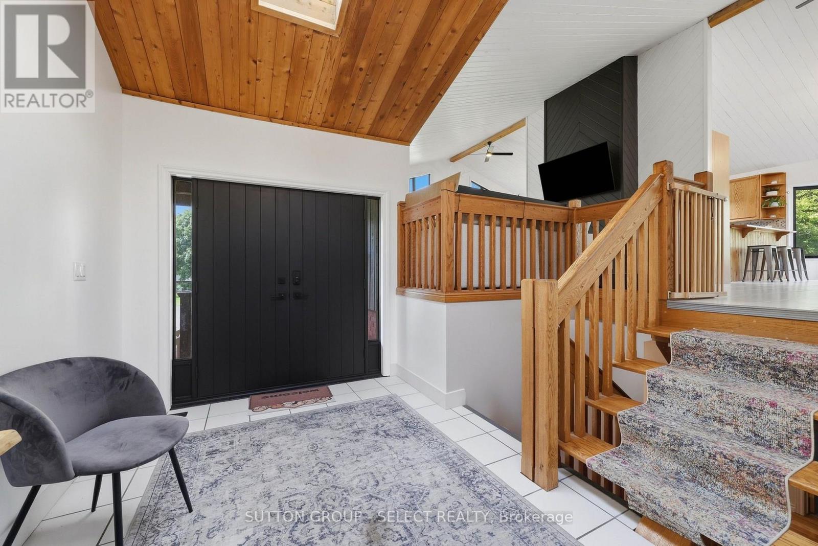 108 Victoria Drive Property Photo 4