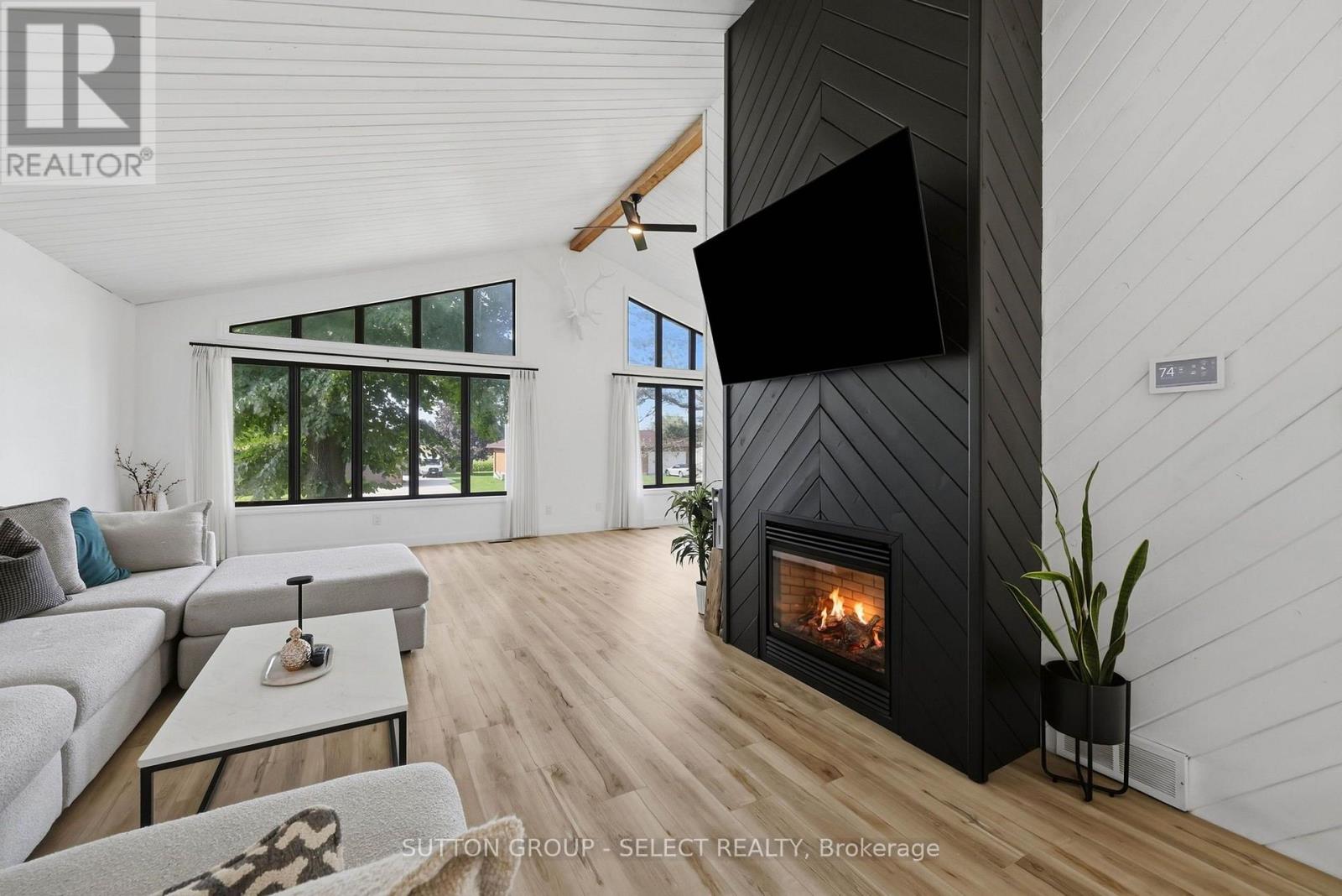 108 Victoria Drive Property Photo 6