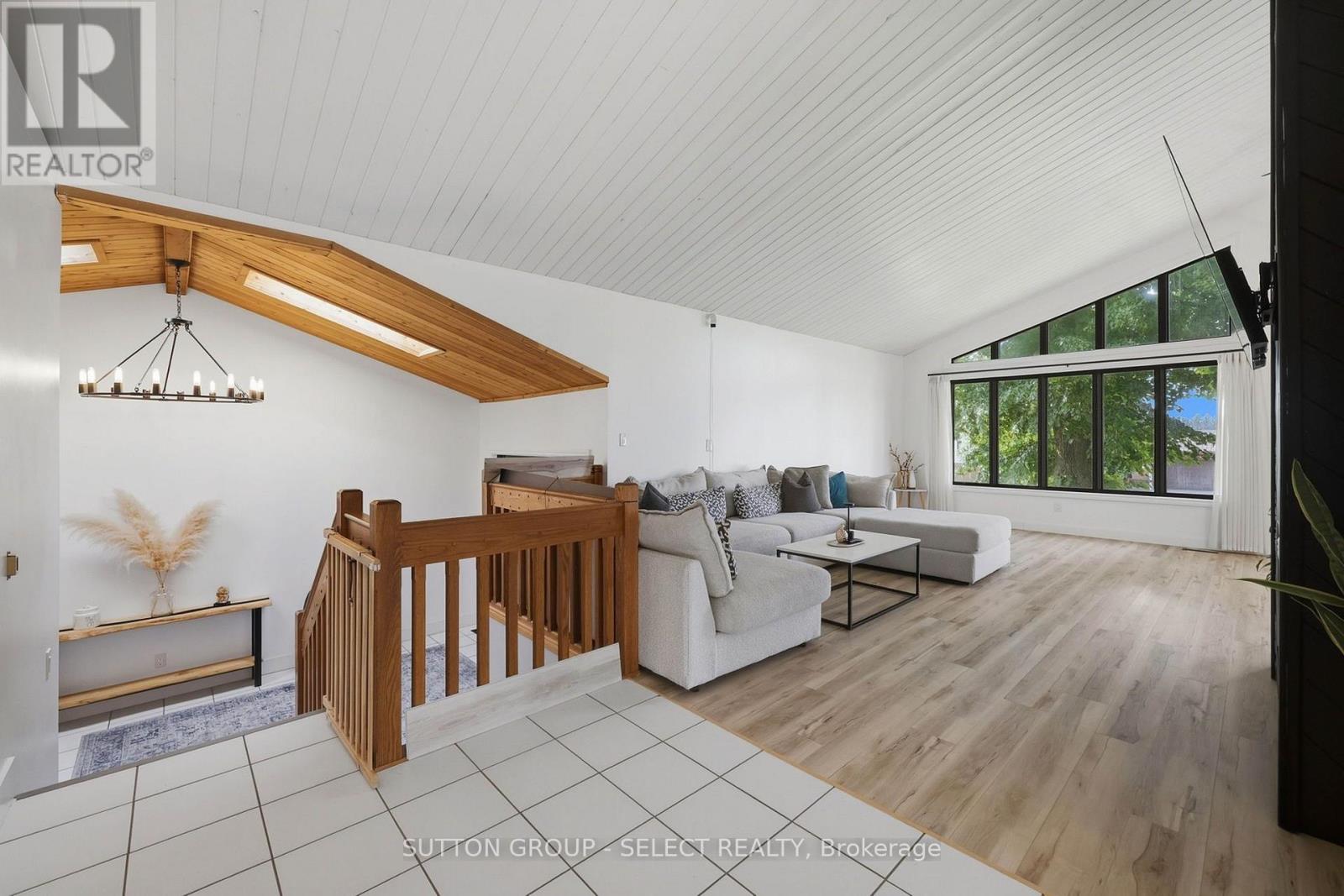 108 Victoria Drive Property Photo 7
