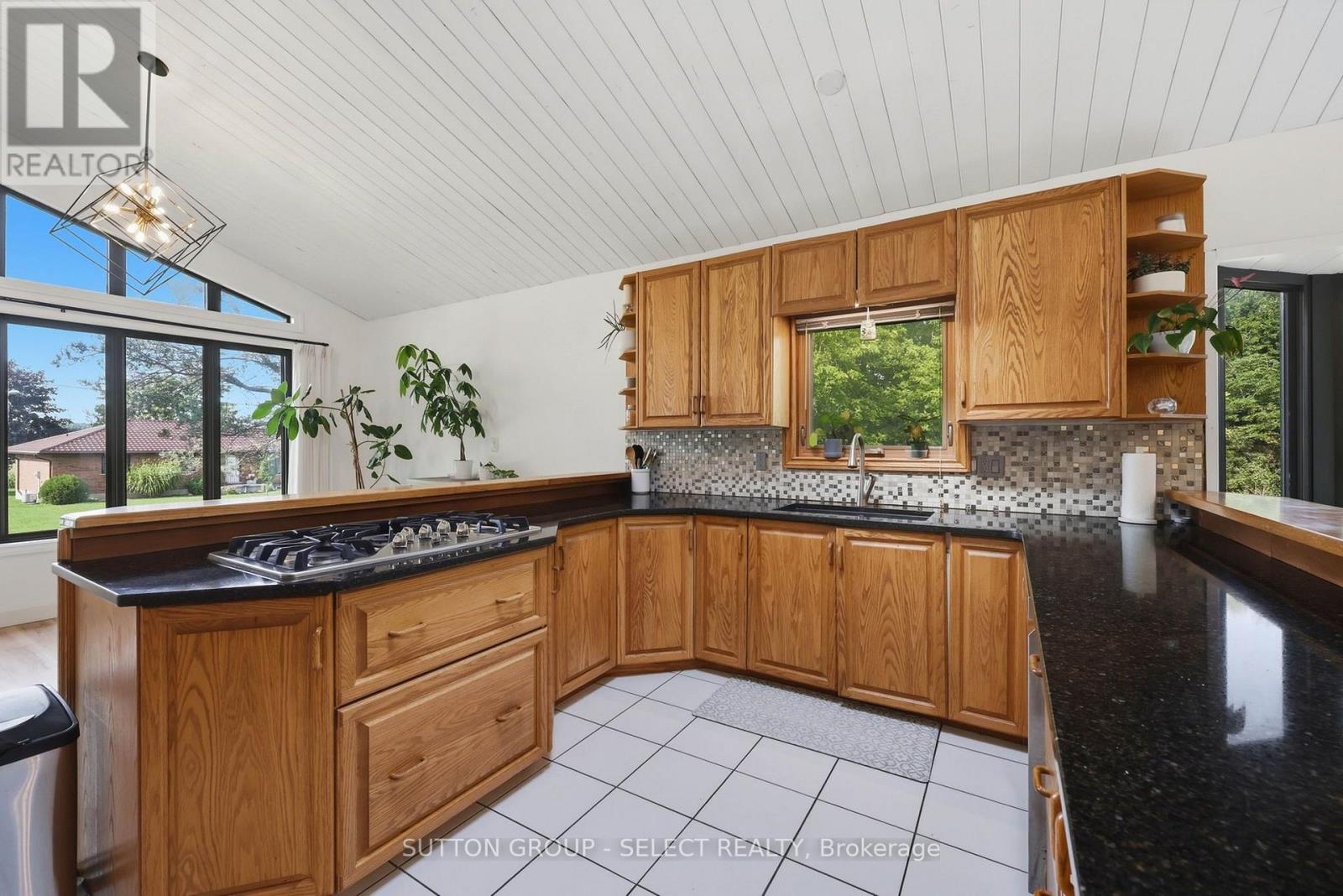 108 Victoria Drive Property Photo 13