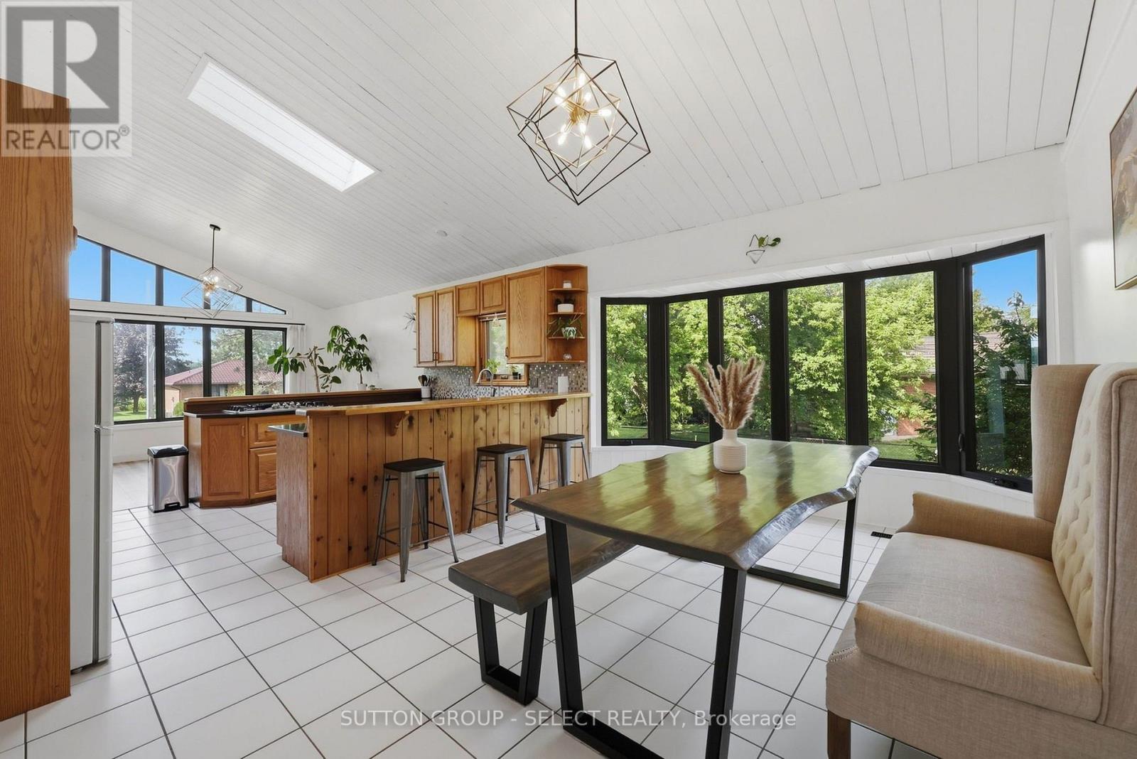 108 Victoria Drive Property Photo 17