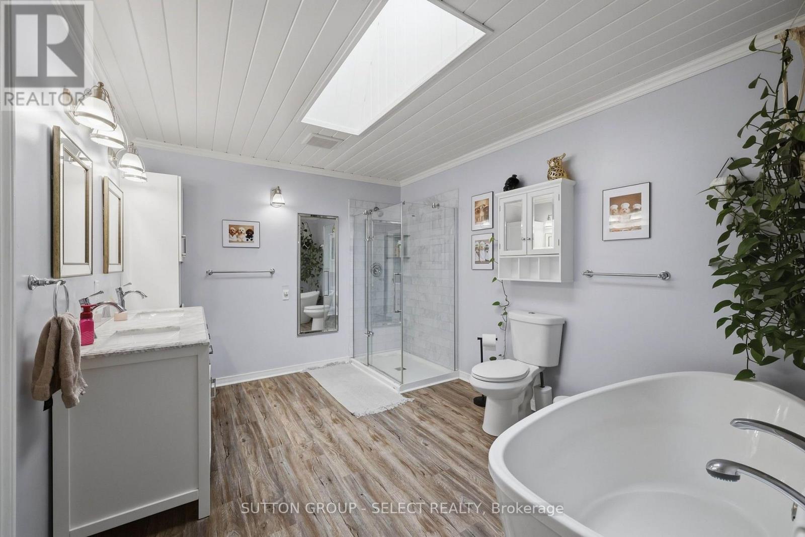 108 Victoria Drive Property Photo 23