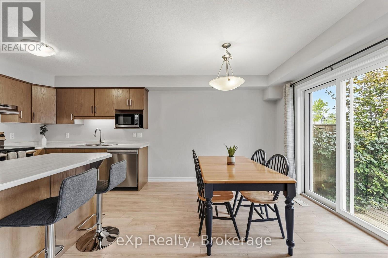 27 Robertson Drive Property Photo 15