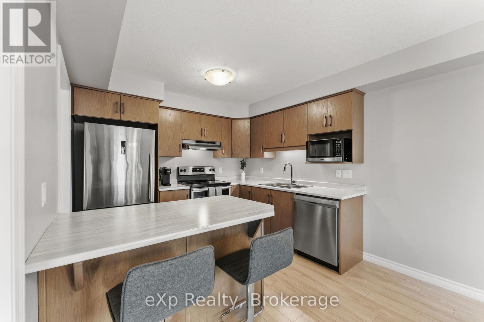 27 Robertson Drive Property Photo 16