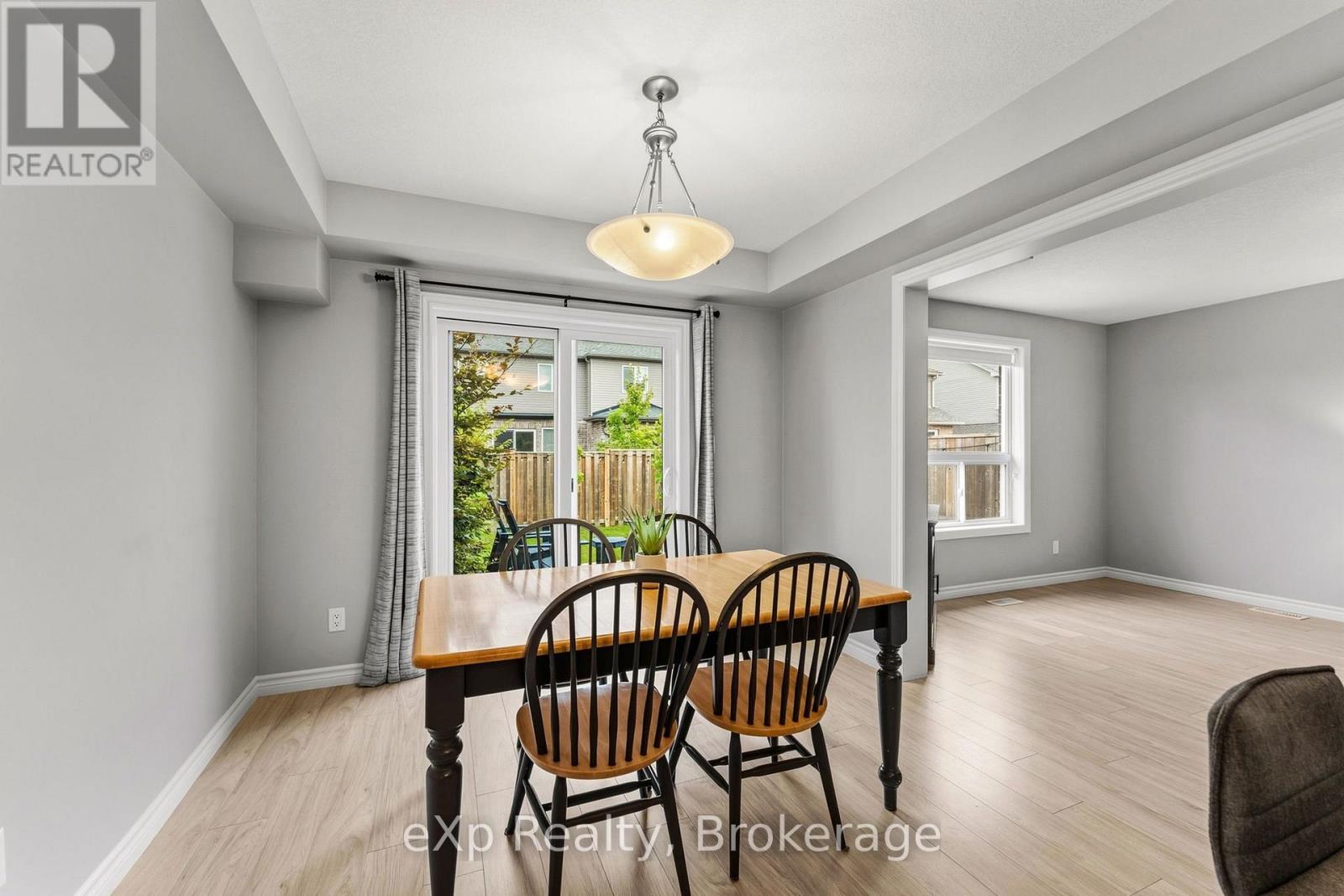 27 Robertson Drive Property Photo 18