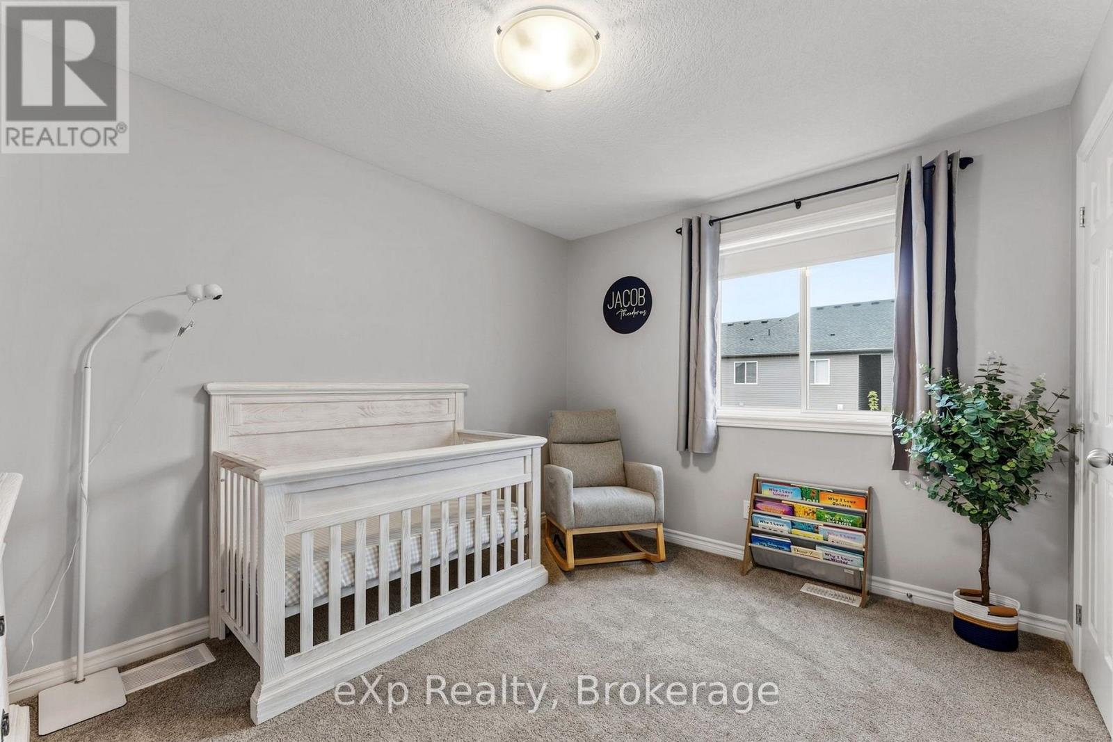 27 Robertson Drive Property Photo 23