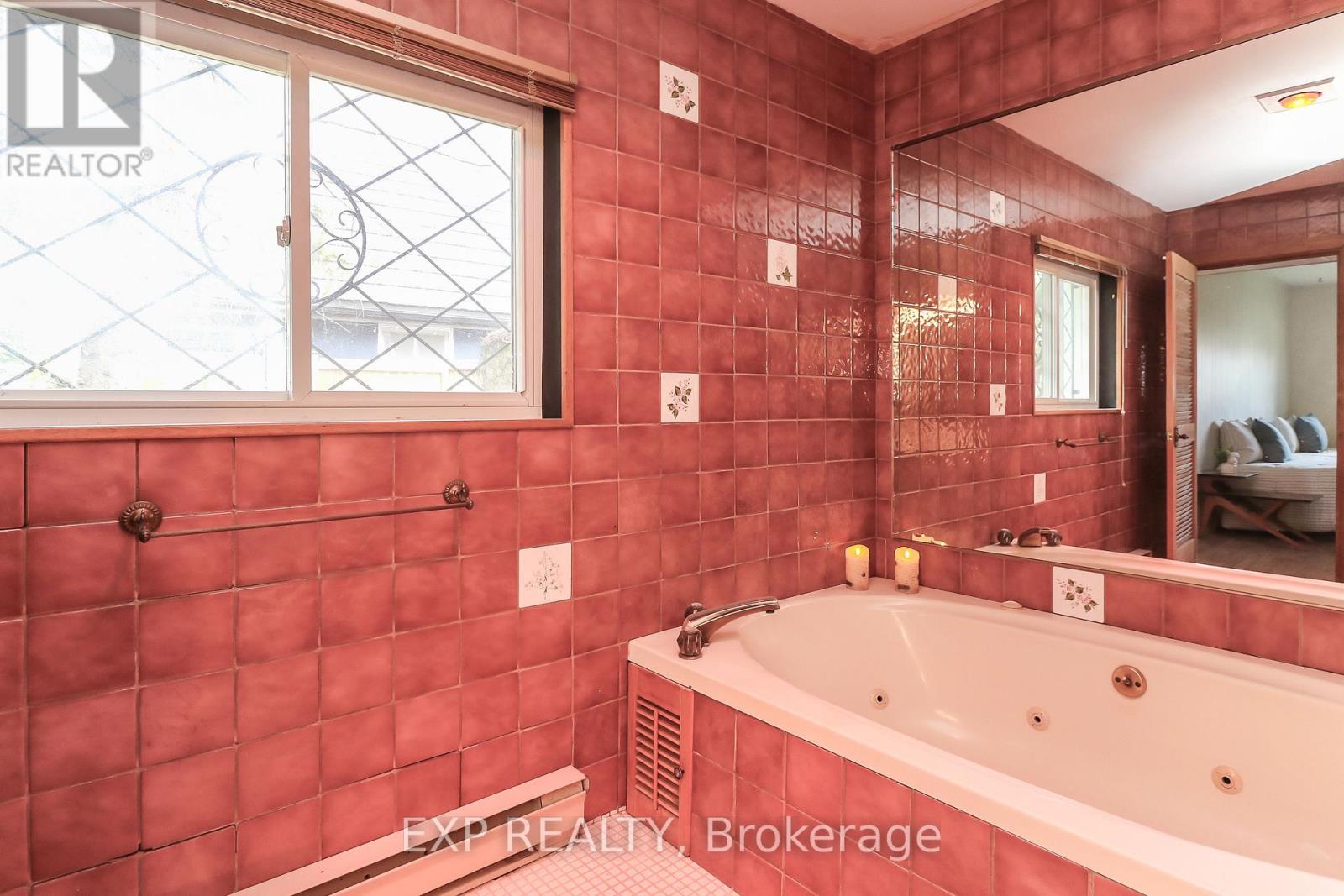 104 Kinsey Place Property Photo 8