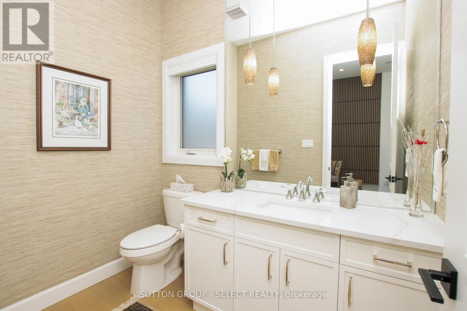 33 - 6990 Clayton Walk Property Photo 5