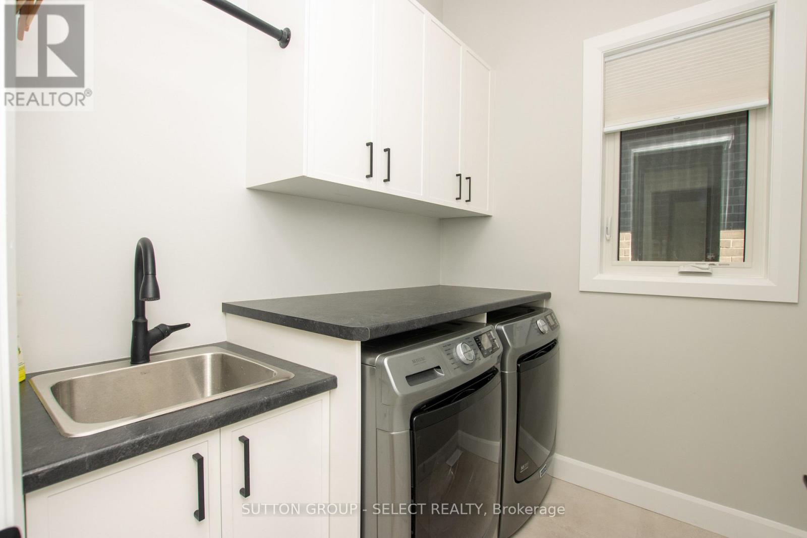 33 - 6990 Clayton Walk Property Photo 10