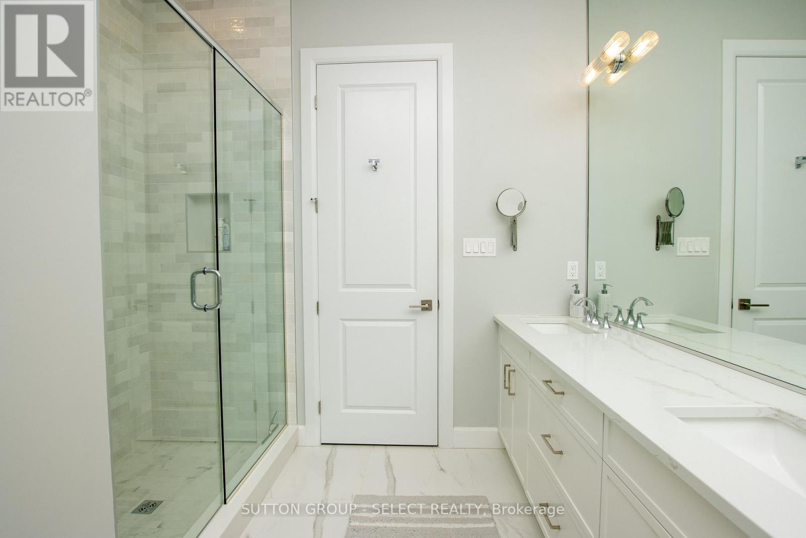 33 - 6990 Clayton Walk Property Photo 24