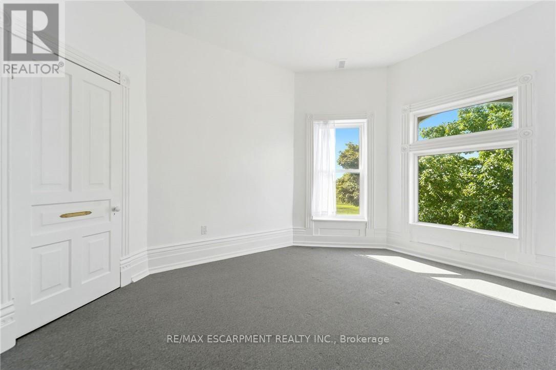119 2nd Line Property Photo 17