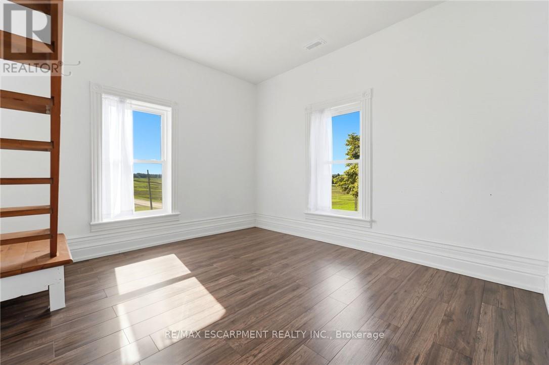 119 2nd Line Property Photo 20