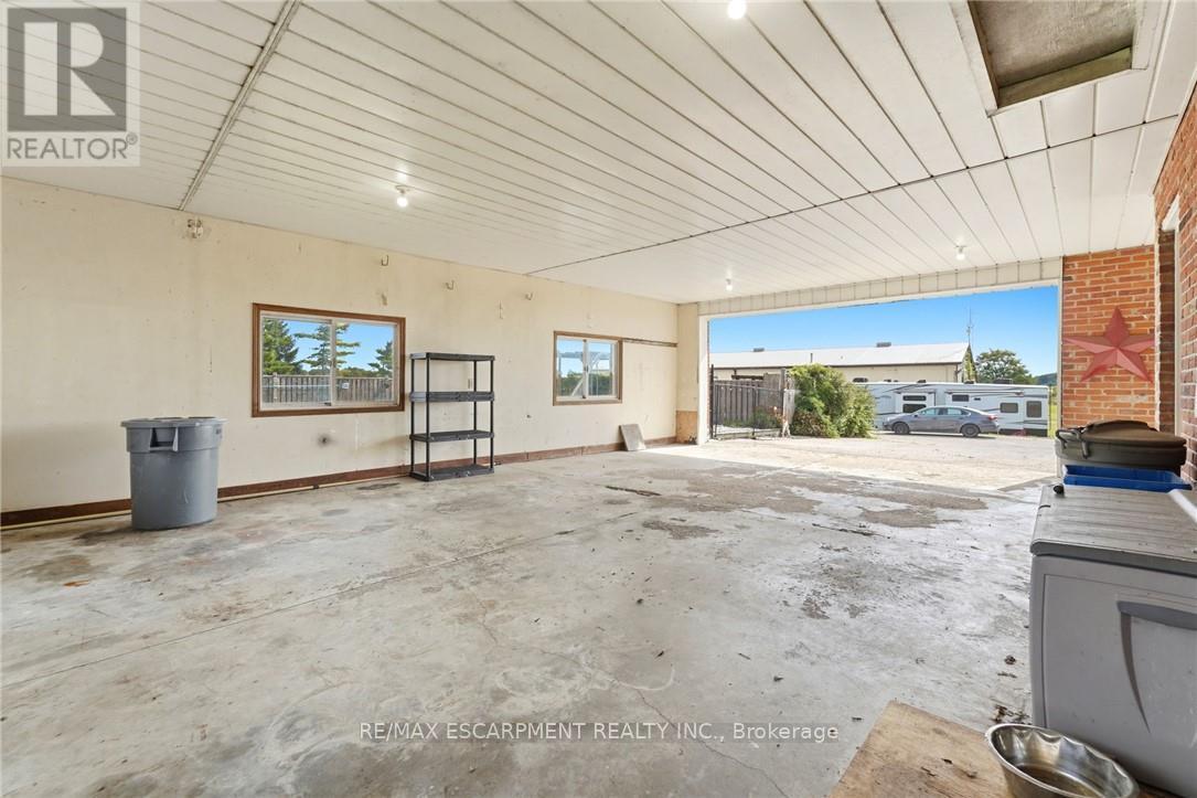 119 2nd Line Property Photo 26
