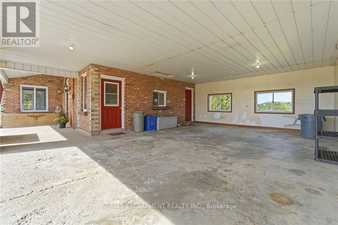 119 2nd Line Property Photo 27
