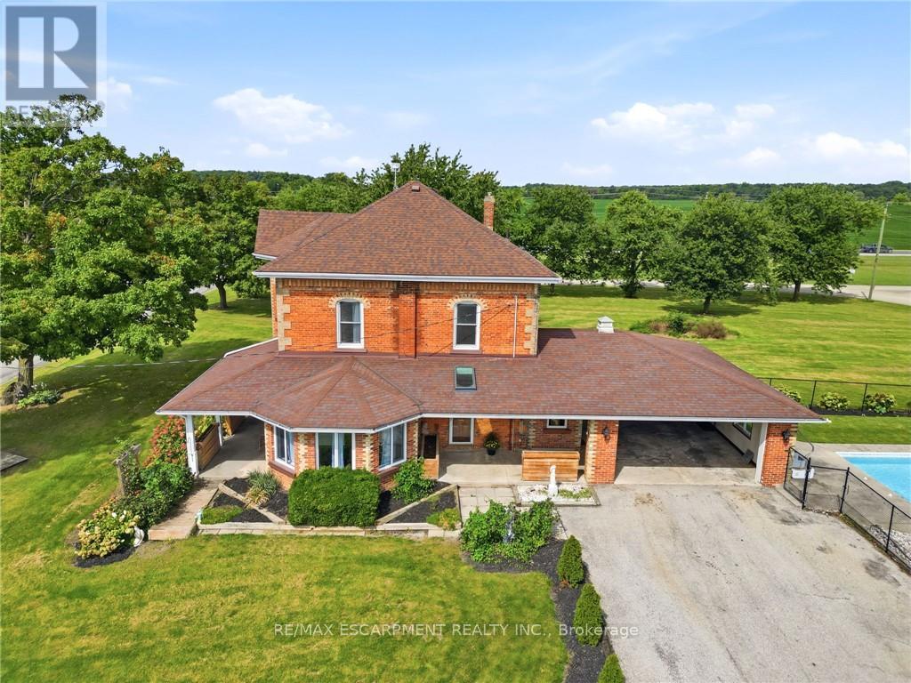 119 2nd Line Property Photo 32