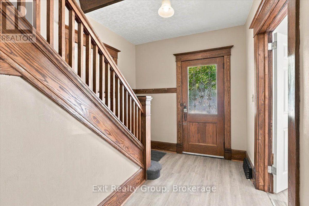 185 Foster Avenue Property Photo 3
