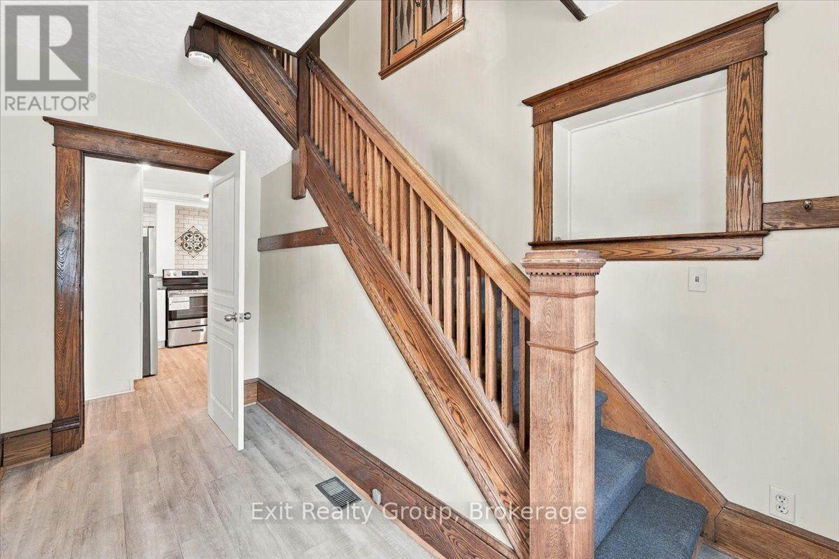 185 Foster Avenue Property Photo 4