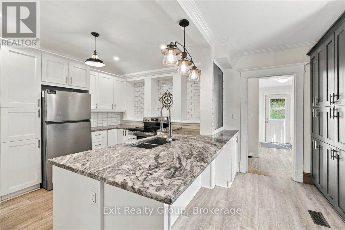 185 Foster Avenue Property Photo 8