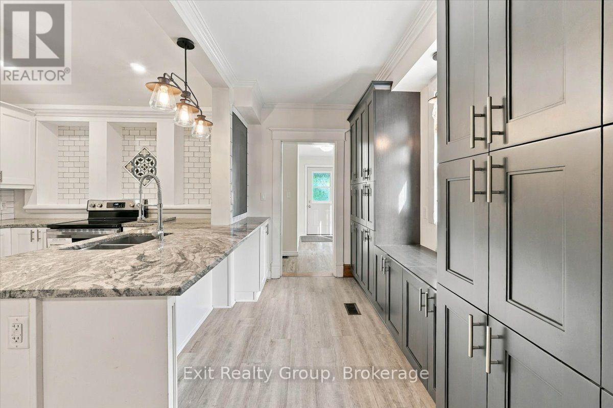 185 Foster Avenue Property Photo 9