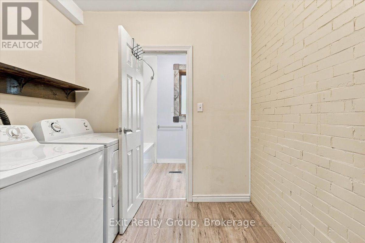 185 Foster Avenue Property Photo 16