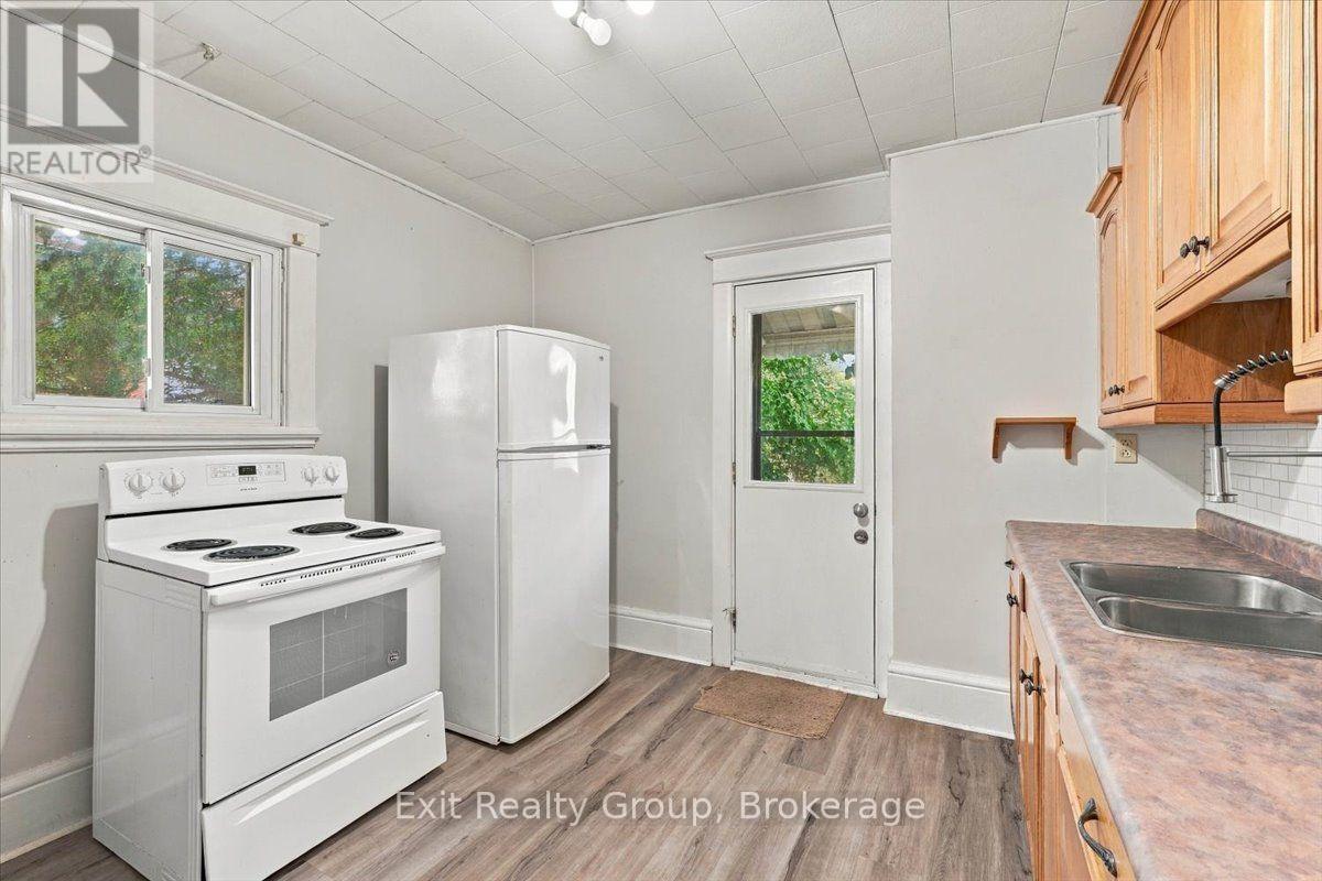 185 Foster Avenue Property Photo 20
