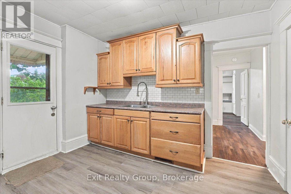 185 Foster Avenue Property Photo 21