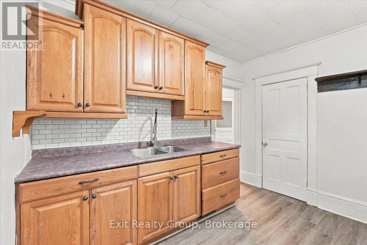 185 Foster Avenue Property Photo 22