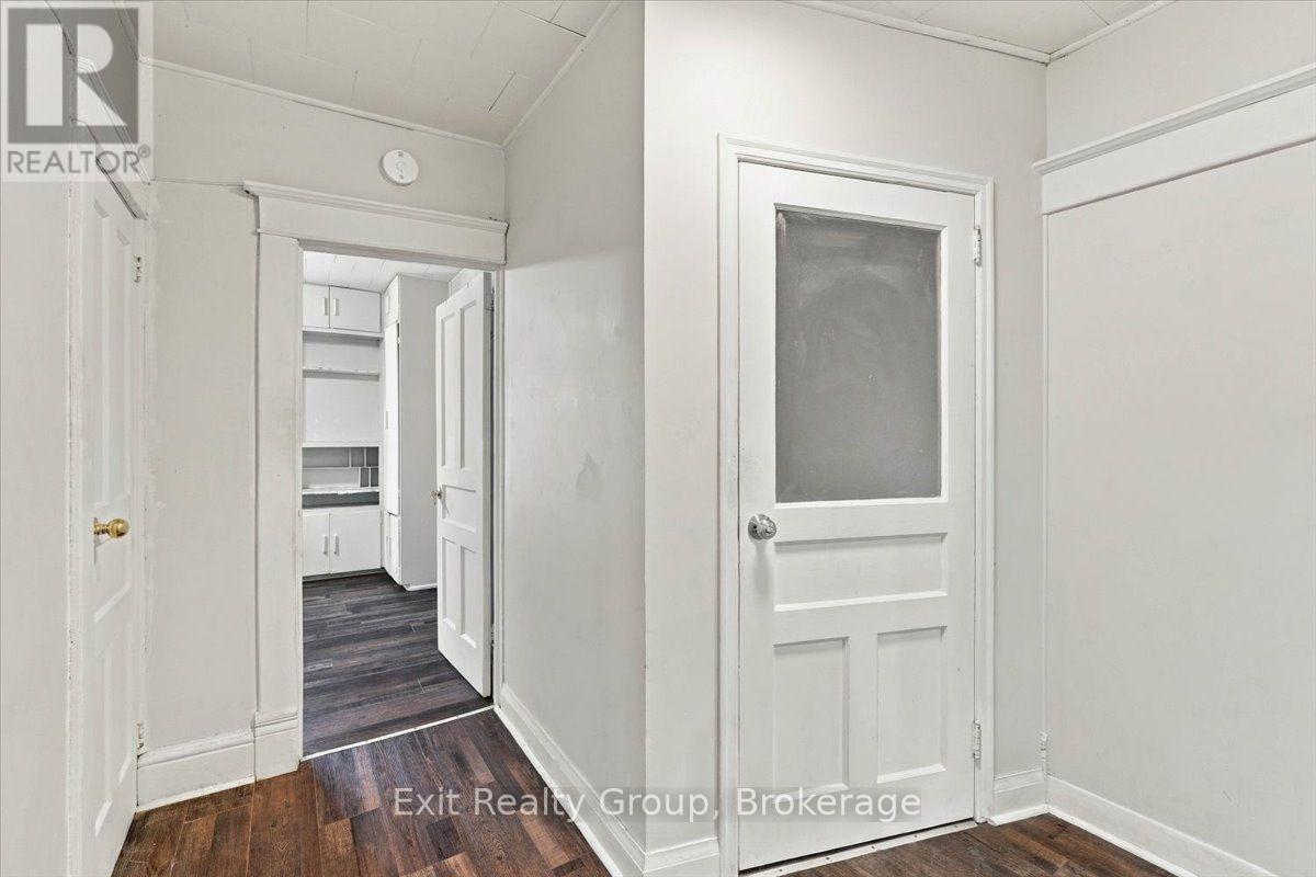 185 Foster Avenue Property Photo 23