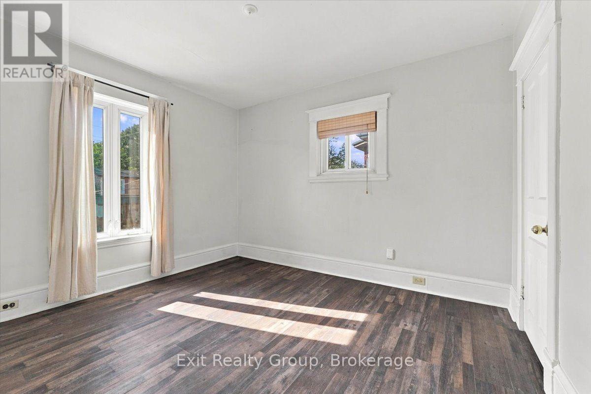 185 Foster Avenue Property Photo 28