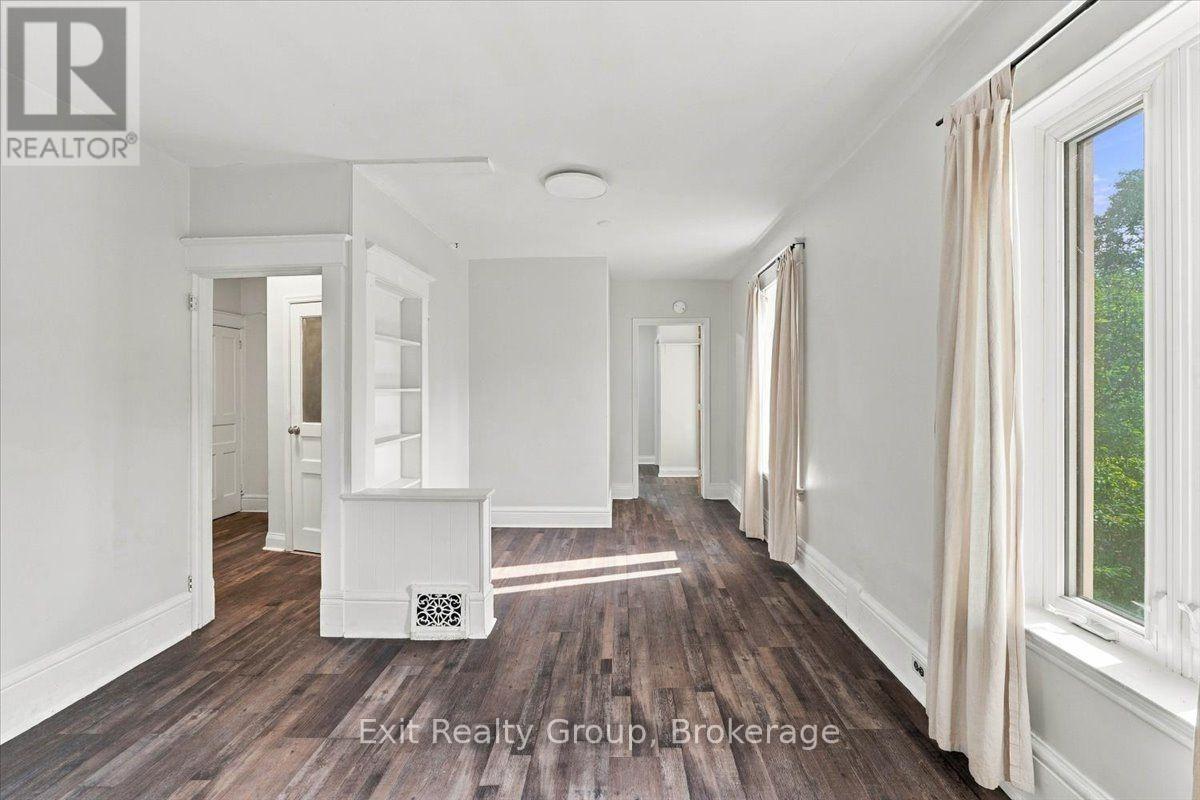 185 Foster Avenue Property Photo 29