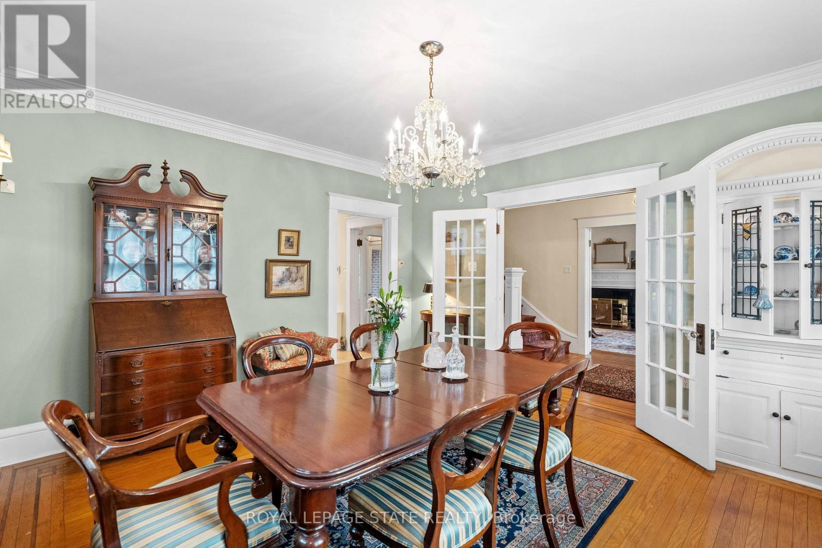 247 Macnab Street S Property Photo 12