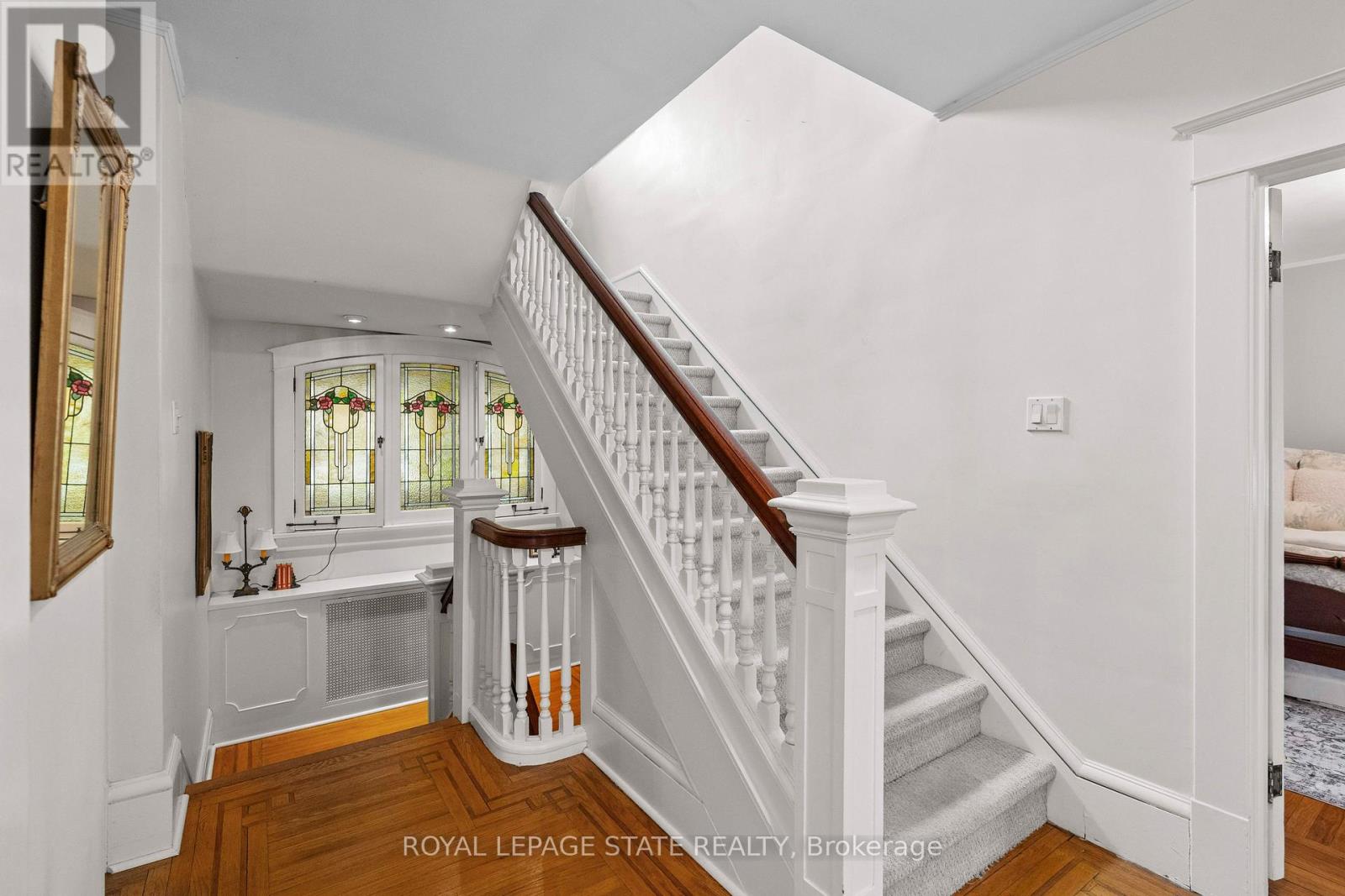 247 Macnab Street S Property Photo 20