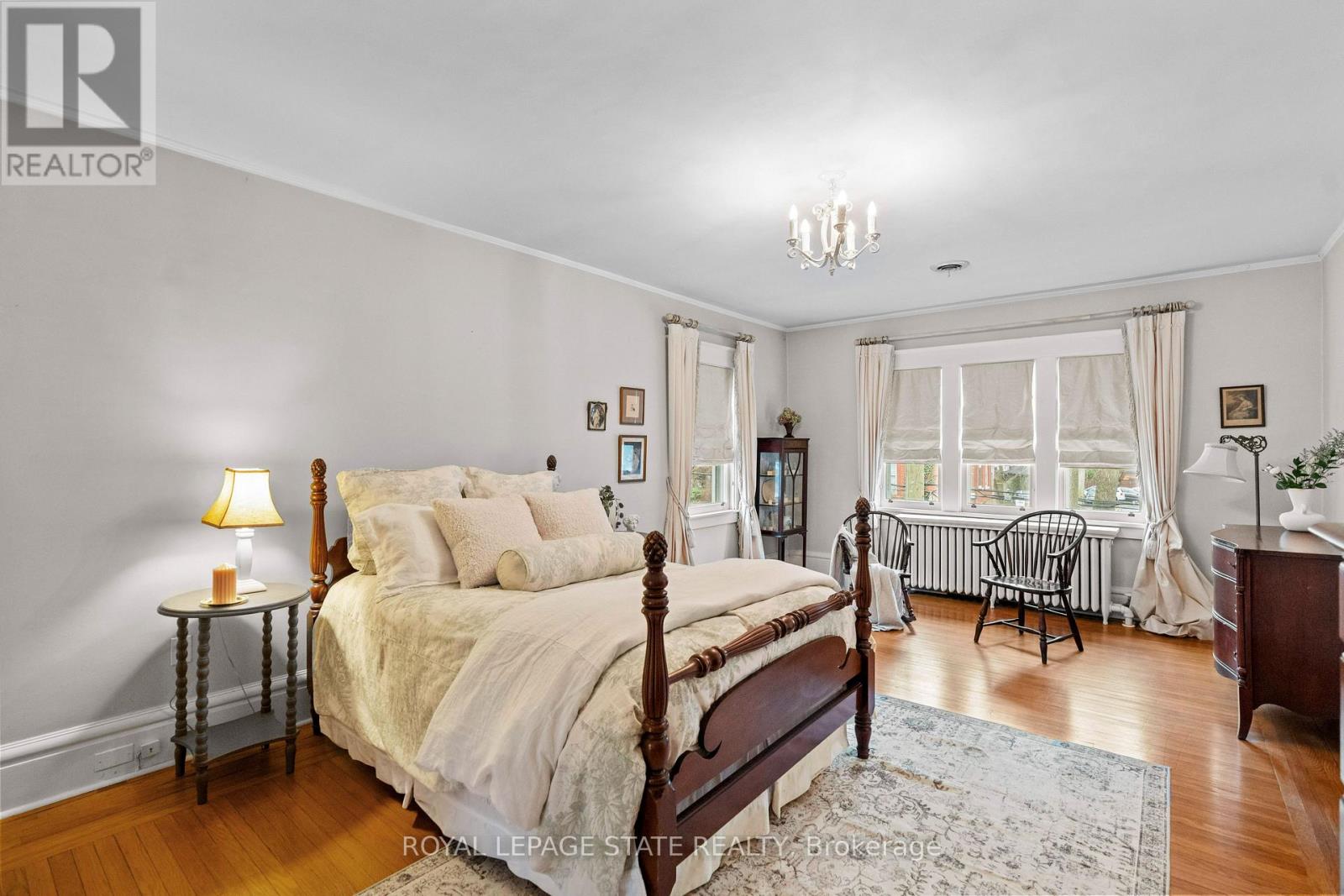 247 Macnab Street S Property Photo 21