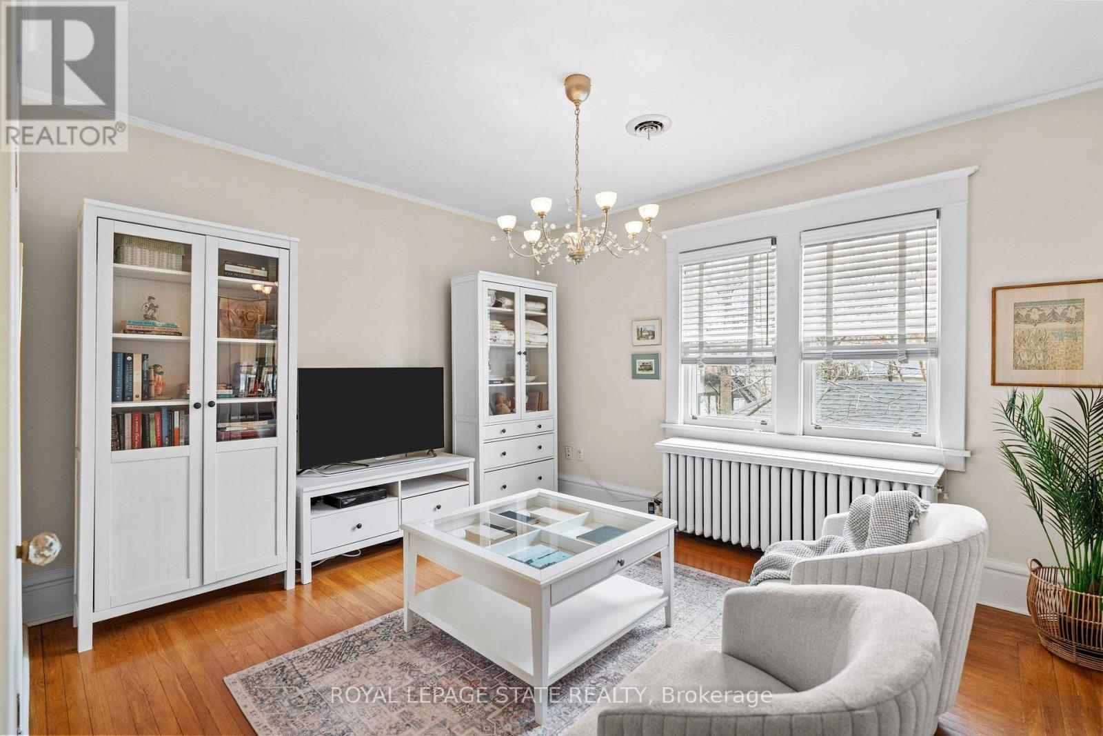 247 Macnab Street S Property Photo 25