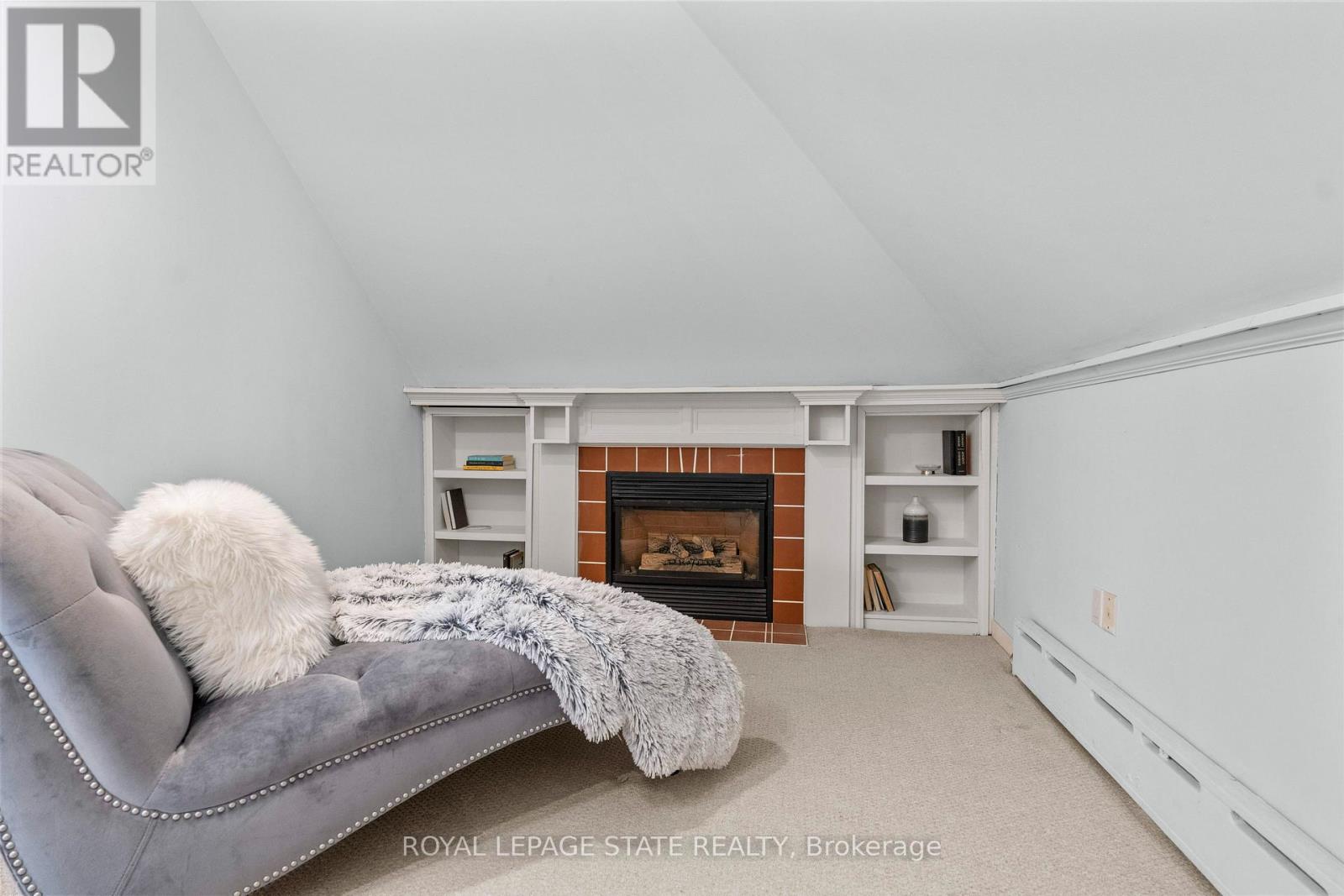 247 Macnab Street S Property Photo 33