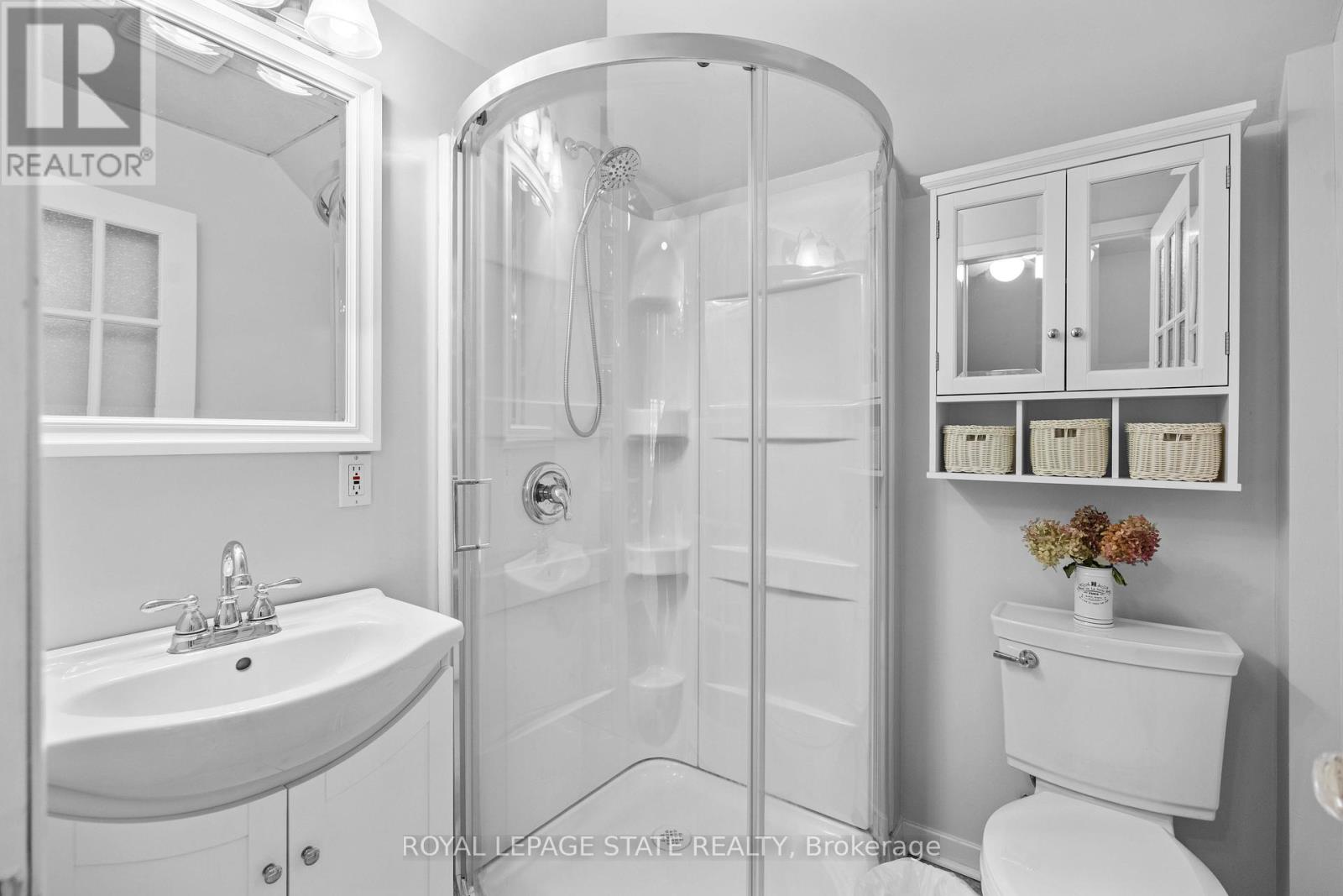 247 Macnab Street S Property Photo 34