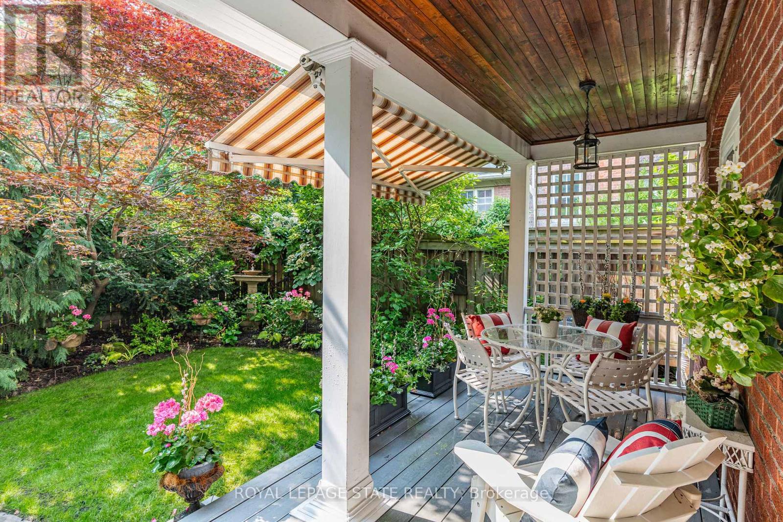 247 Macnab Street S Property Photo 46