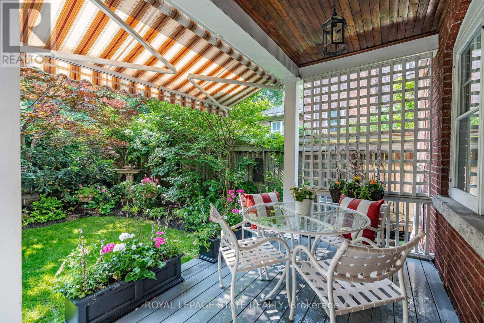 247 Macnab Street S Property Photo 47